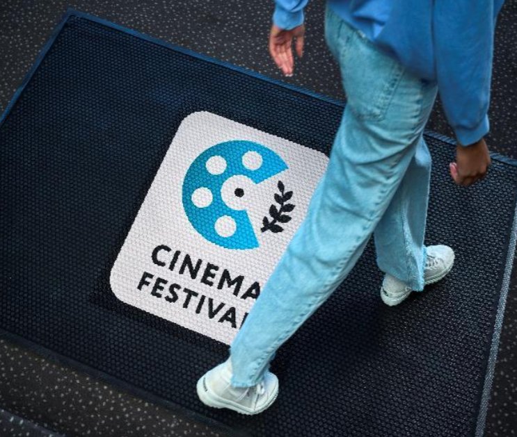 Schermafbeelding 2025-12-08 logo mat rubber